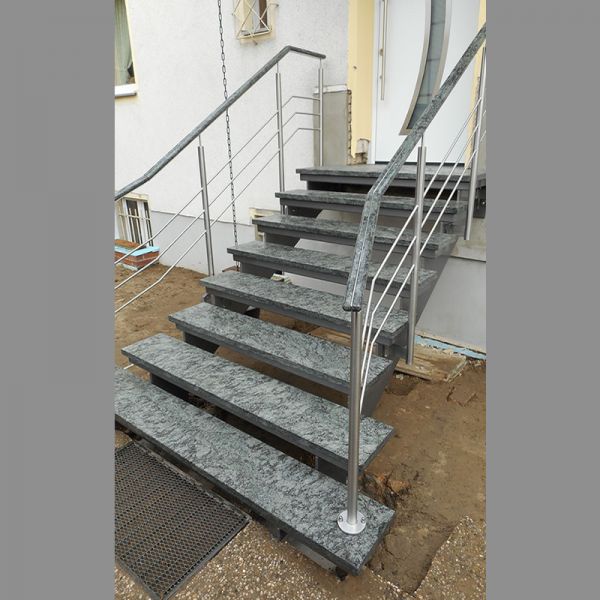 Bild-Nr.AF.41: Premium Eingangstreppe Granit Stahl und passenden Granithandlauf