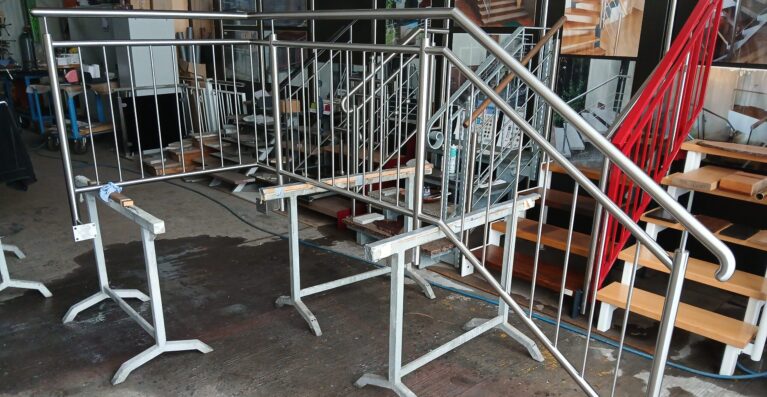 edelstahl-naturstein-design-kilian-ruback-werkstat-rohbau-gelaender-01